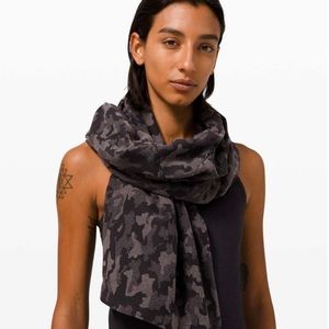 Lululemon Vinyasa Scarf *Rulu NWT Black Camo
